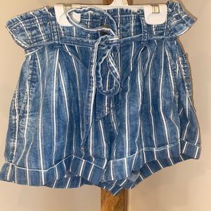 American Eagle tie Jean shorts